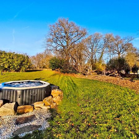 Villa Tagibao Avec Piscine Chauffee Et Spa Lesterps Eksteriør billede