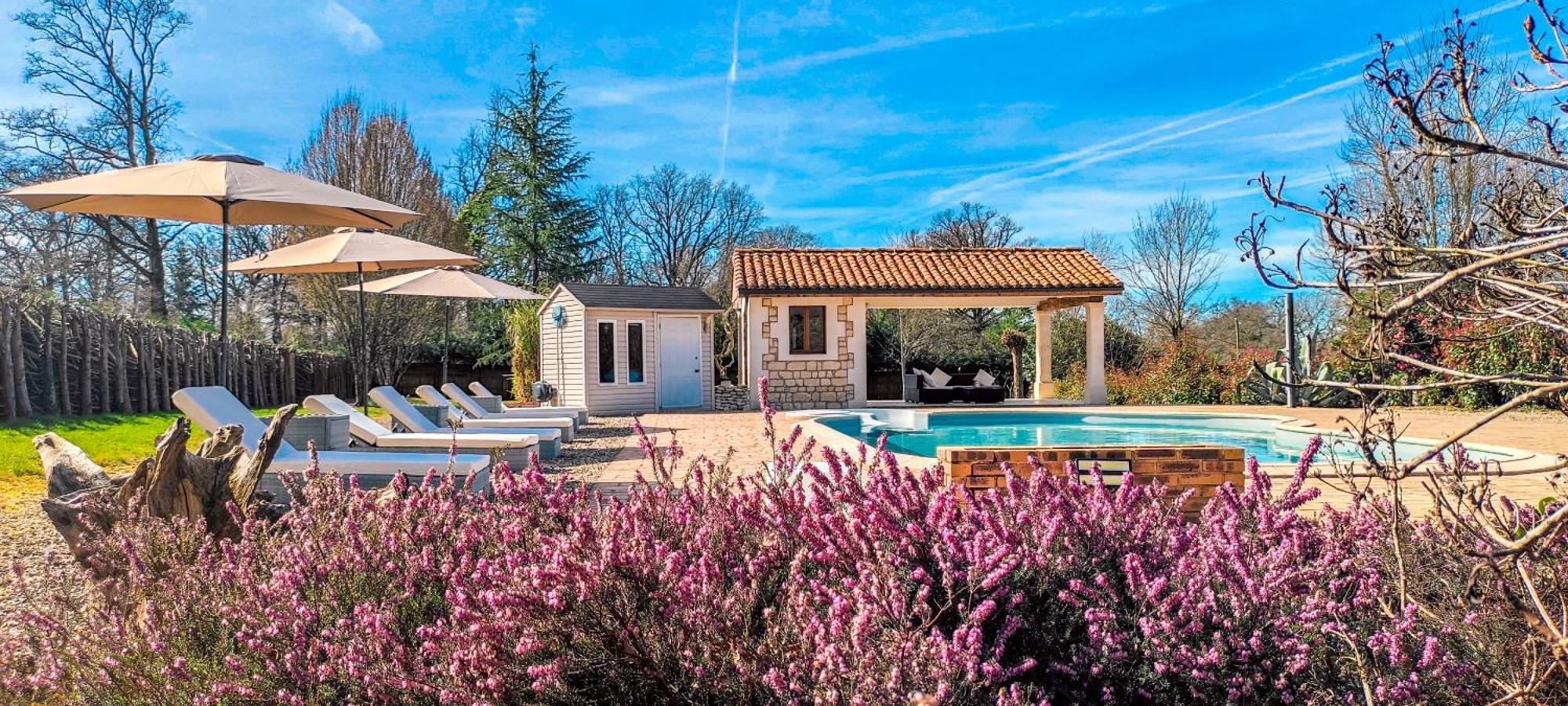 Villa Tagibao Avec Piscine Chauffee Et Spa Lesterps Eksteriør billede
