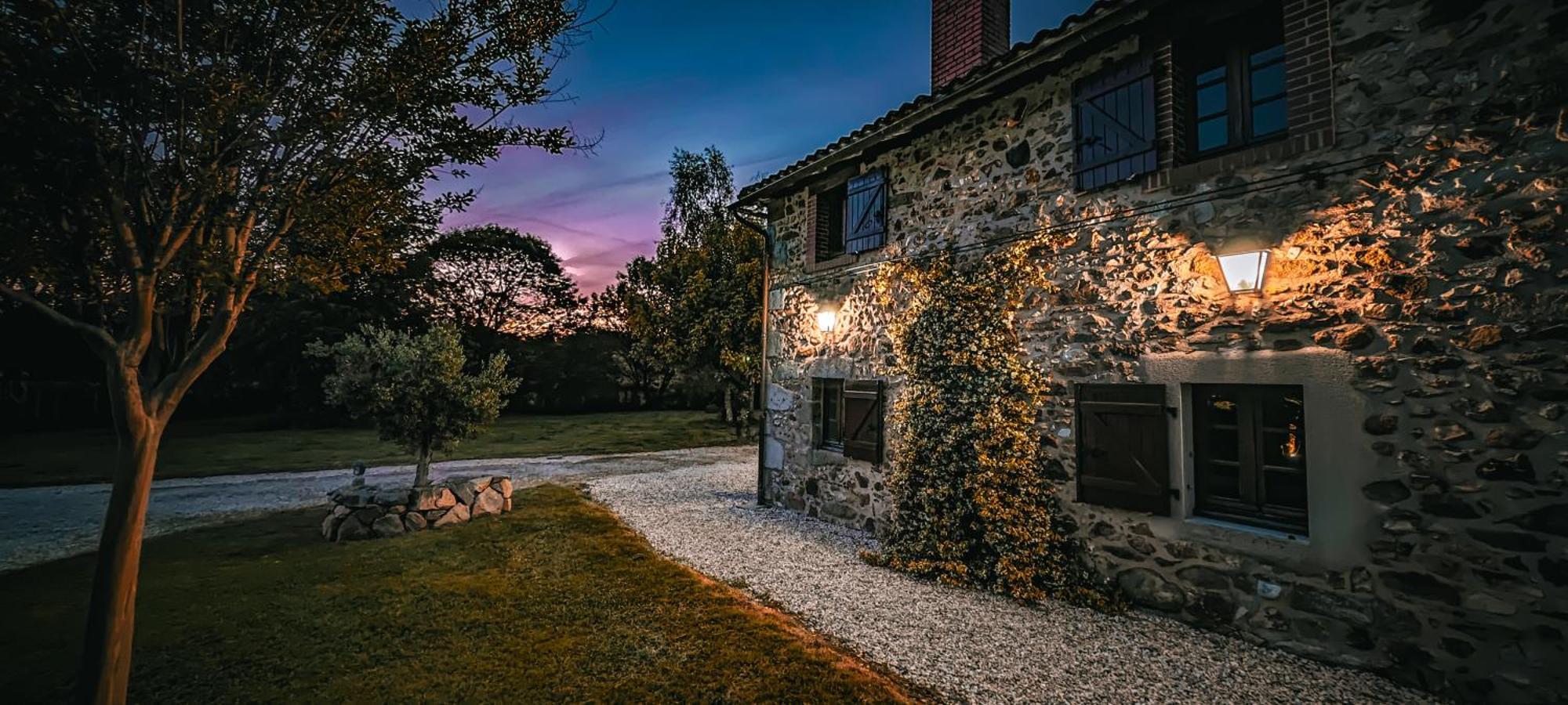 Villa Tagibao Avec Piscine Chauffee Et Spa Lesterps Eksteriør billede