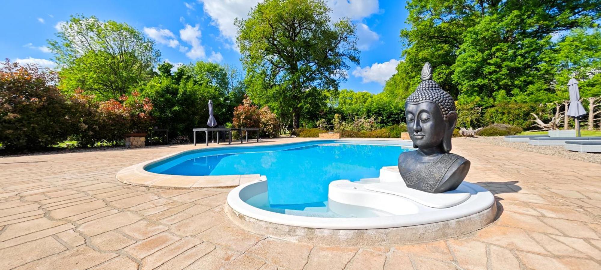 Villa Tagibao Avec Piscine Chauffee Et Spa Lesterps Eksteriør billede