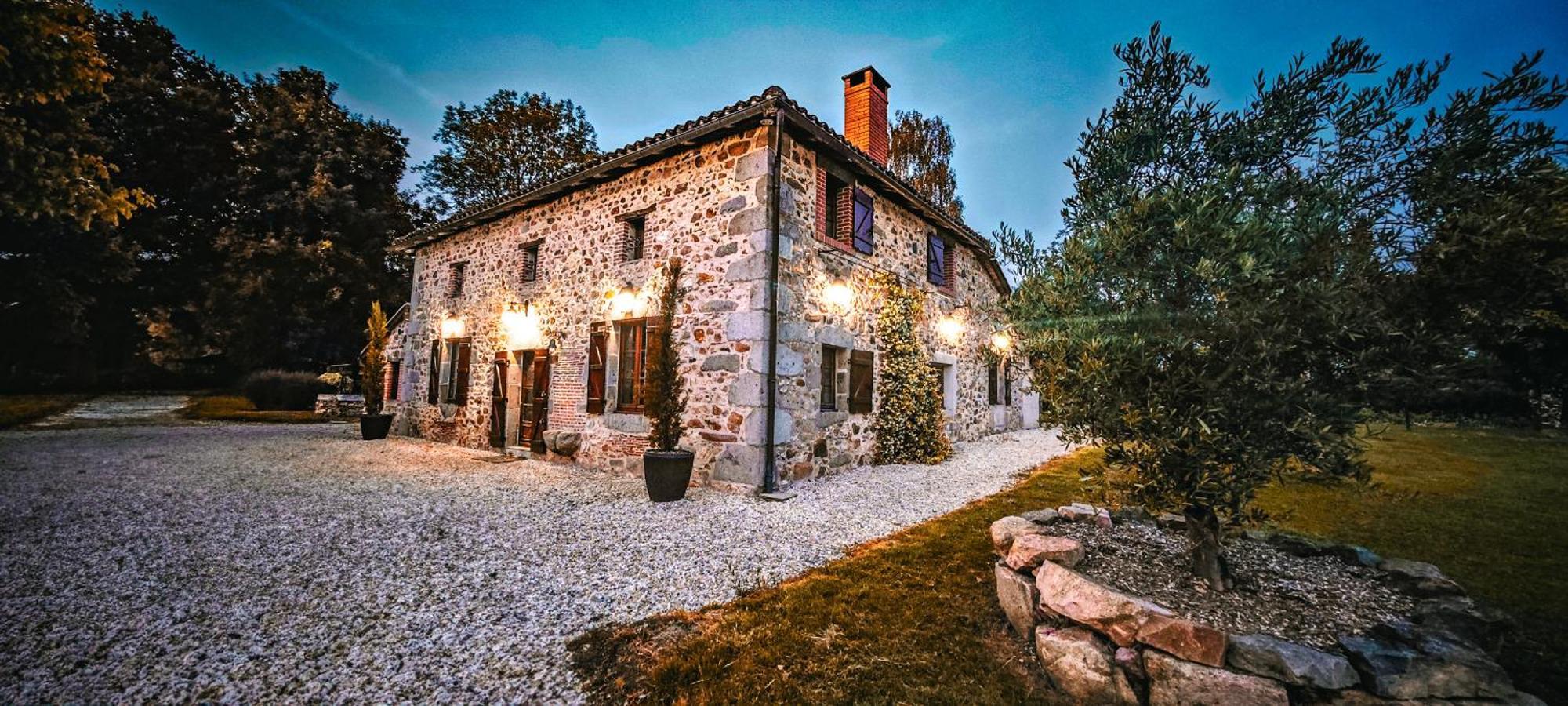Villa Tagibao Avec Piscine Chauffee Et Spa Lesterps Eksteriør billede
