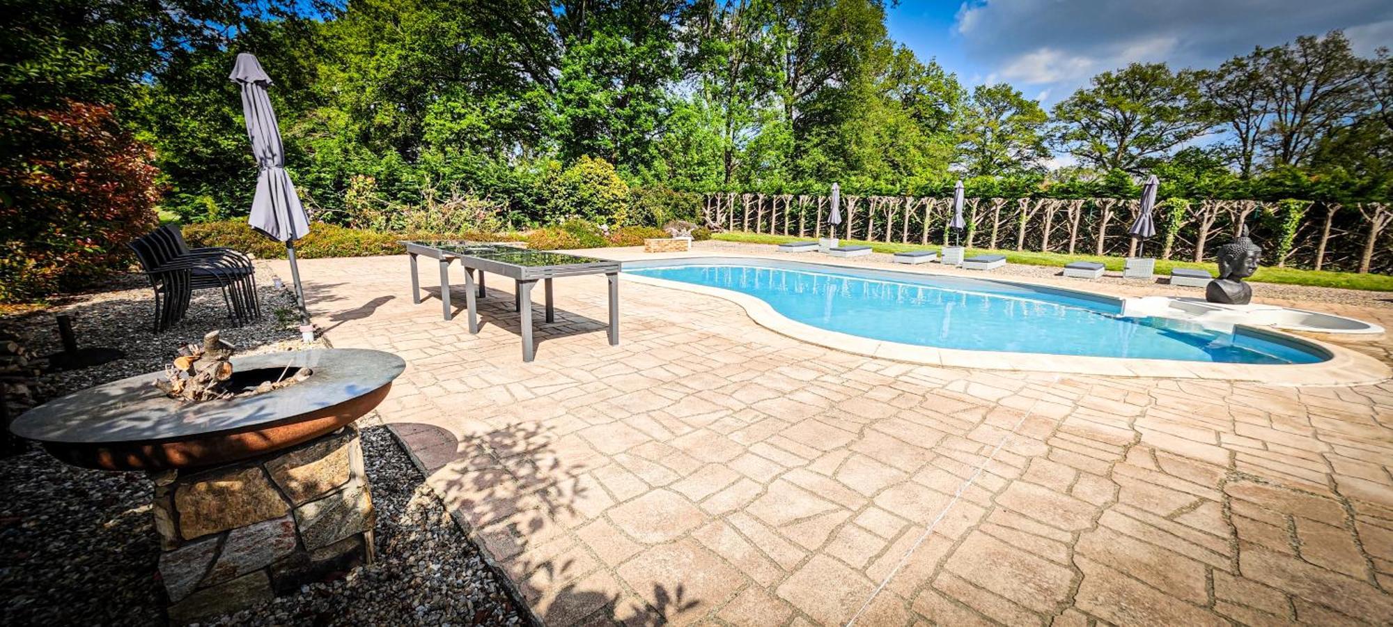 Villa Tagibao Avec Piscine Chauffee Et Spa Lesterps Eksteriør billede